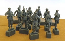 TRIDENT 96601  Britse Para's lopend   1:87